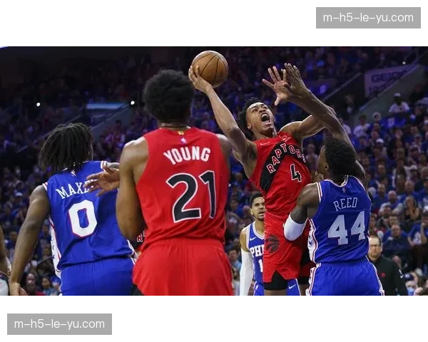 沃尔夫斯堡岑特门前配合失误，进攻默契度需加强